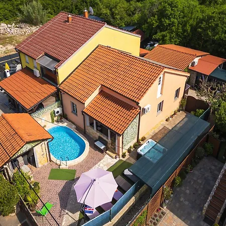 House Ana